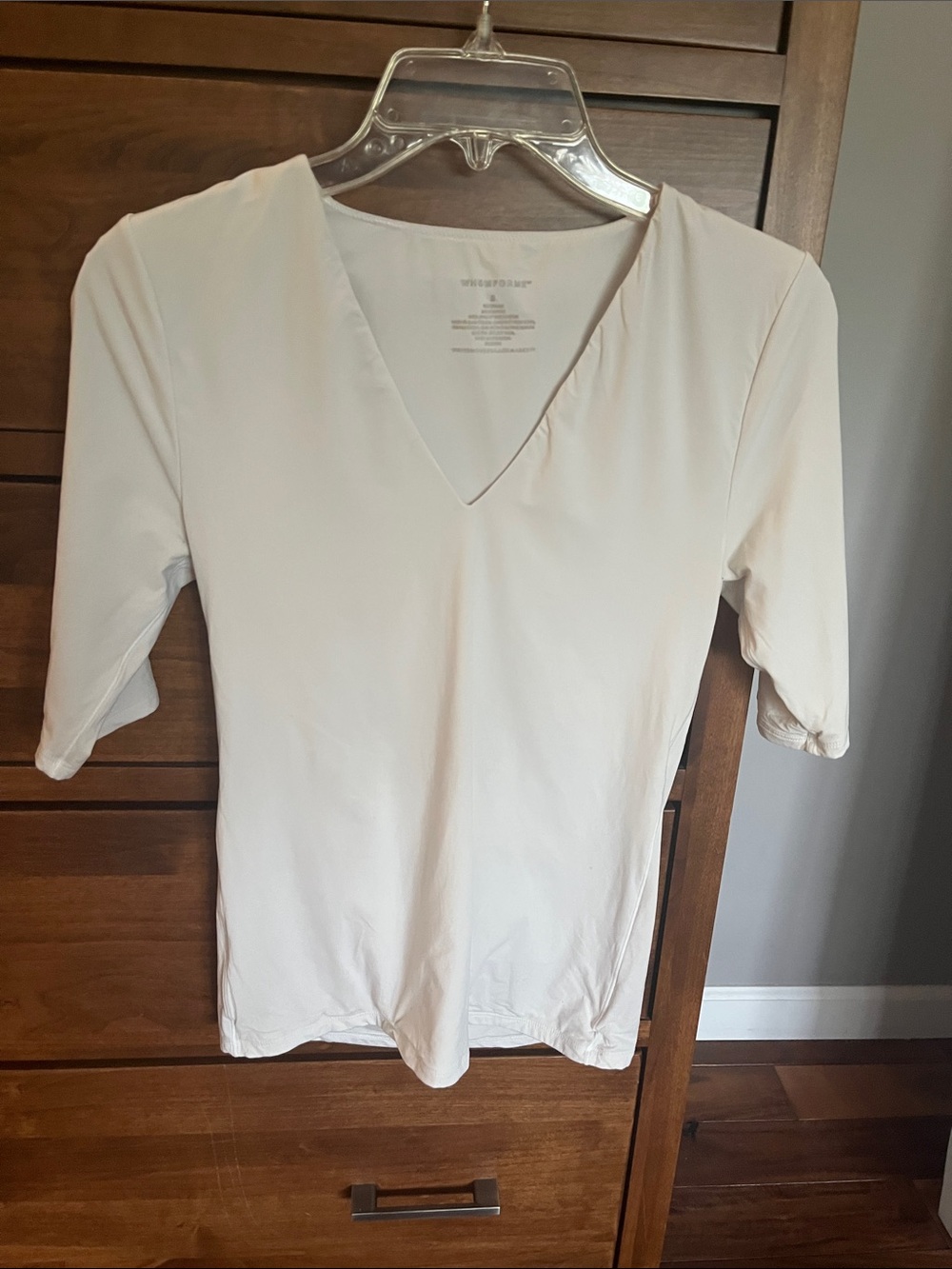 White House Black Market Cream V-Neck Short Sleeve Tee